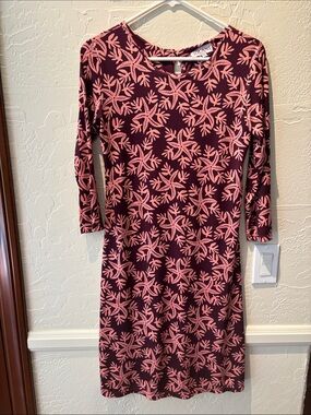 Iolani Hawaii -Long Sleeve Floral Print Dress in Pink/Burgundy